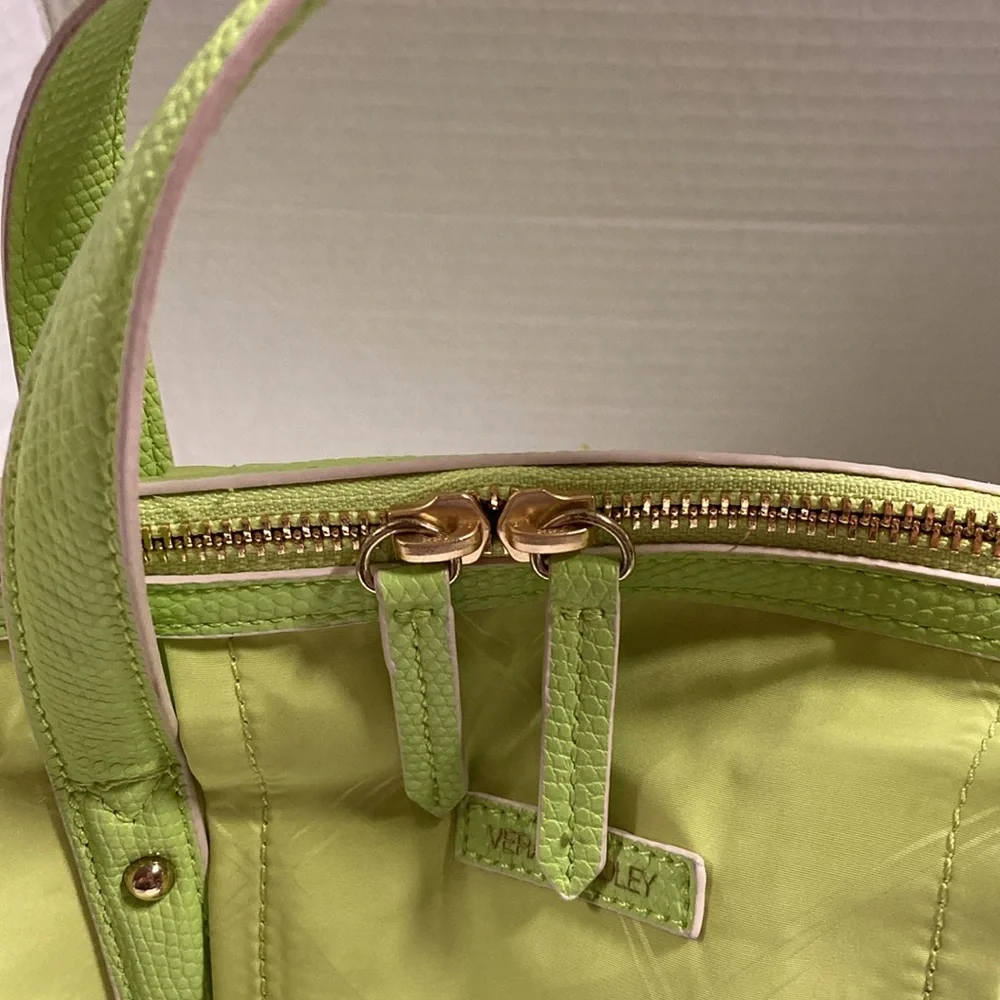 Vera Bradley Green Handbag Cross Body Zip Closure Adjustable Strap Hidden Pocket